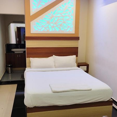 ホテル Krishnakripa Premium Residency Kochi エクステリア 写真