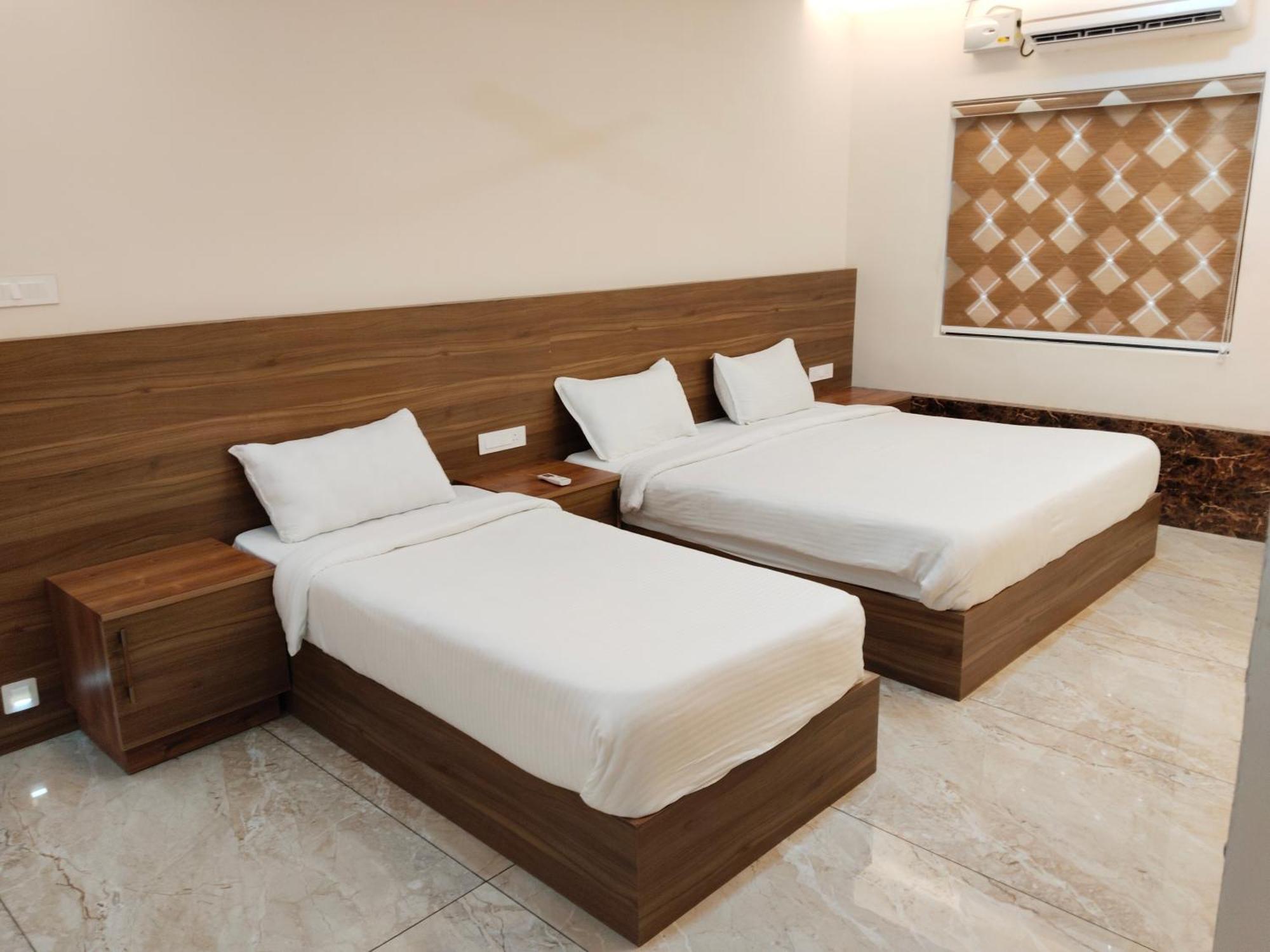 ホテル Krishnakripa Premium Residency Kochi エクステリア 写真